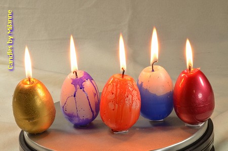 Grootverbruik doos 24 stuks GROTE Paasei Kaarsen in 4 design